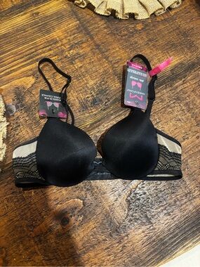 Maidenform Black Love the Lift Lace-Trim T-Shirt Bra with Nude Lining